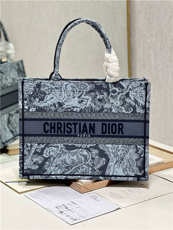 MEDIUM Dior BOOK TOTE Toile de Jouy Embroidery Denim Blue High