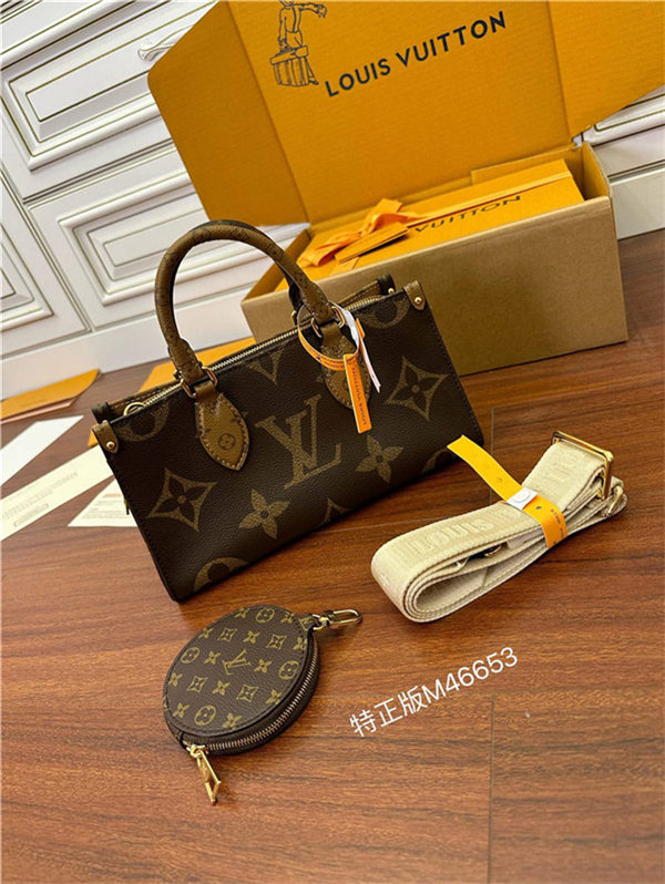 Louis Vuitton ONTHEGO East West Giant Monogram and Monogram Reverse M46653 Top