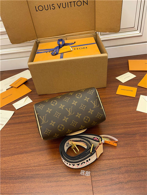 Louis Vuitton SPEEDY BANDOULIÈRE 20 Monogram coated canvas M46234 Top