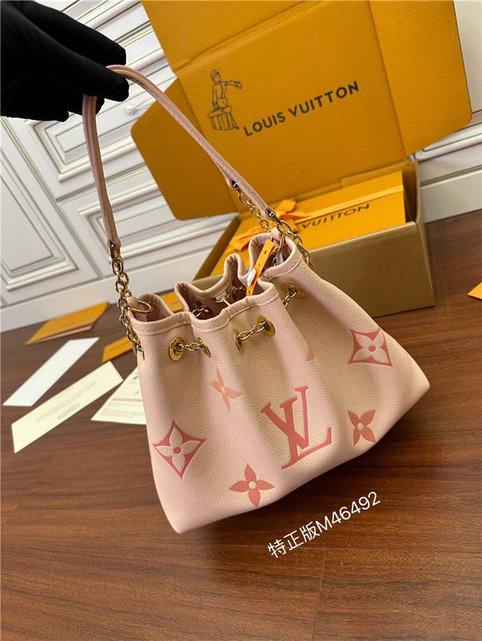 Louis Vuitton Summer Bundle Embossed supple cowhide leather M46492 Top