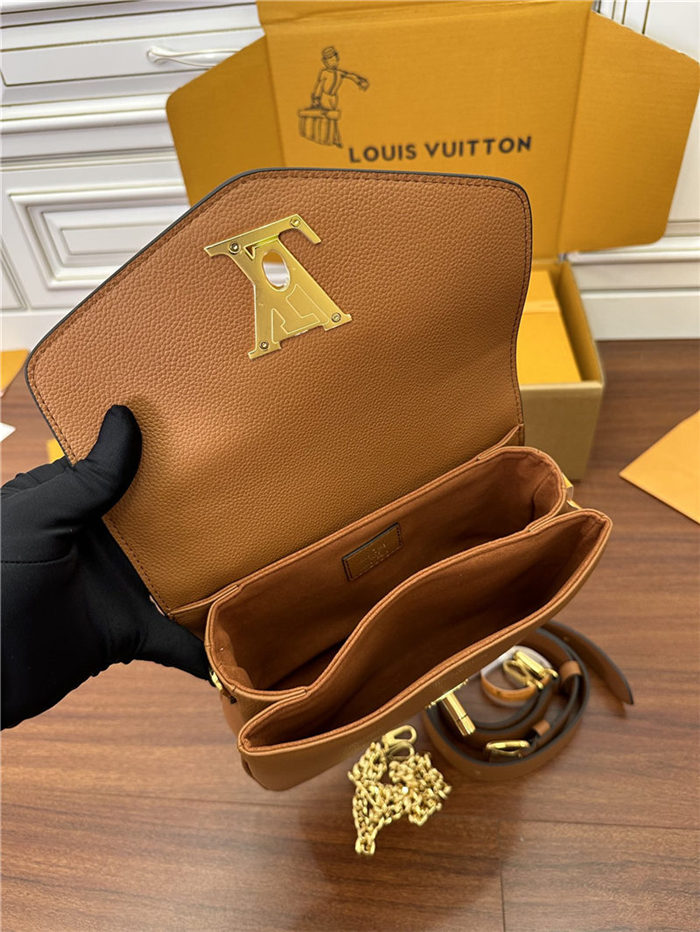 Louis Vuitton Oxford Lockme Grained calf leather M22952 Top