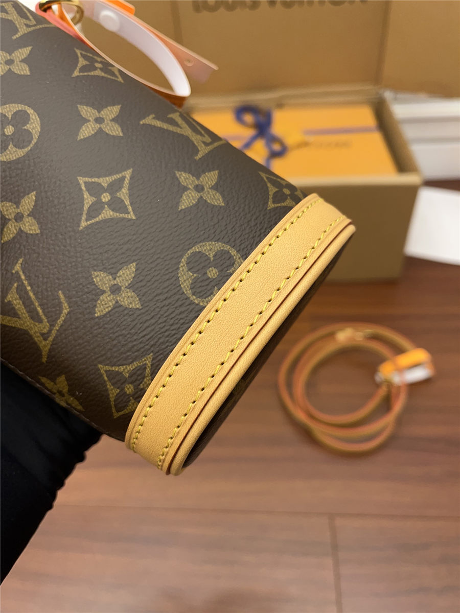 Louis Vuitton Fold Me Pouch Monogram coated canvas M80874 Top