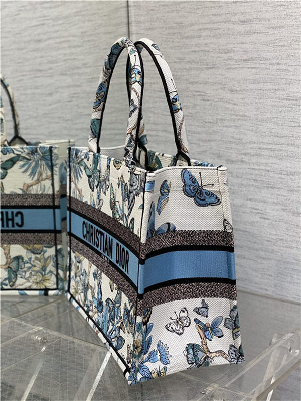 MEDIUM Dior BOOK TOTE Toile de Jouy Mexico Embroidery Blue High