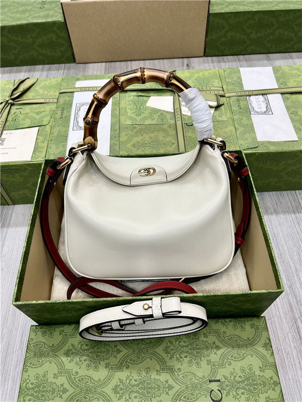 Gucci Diana small shoulder bag Leather 746251 White High