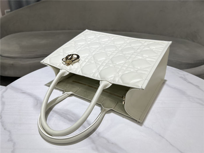 MEDIUM Dior BOOK TOTE Macrocannage Calfskin White High