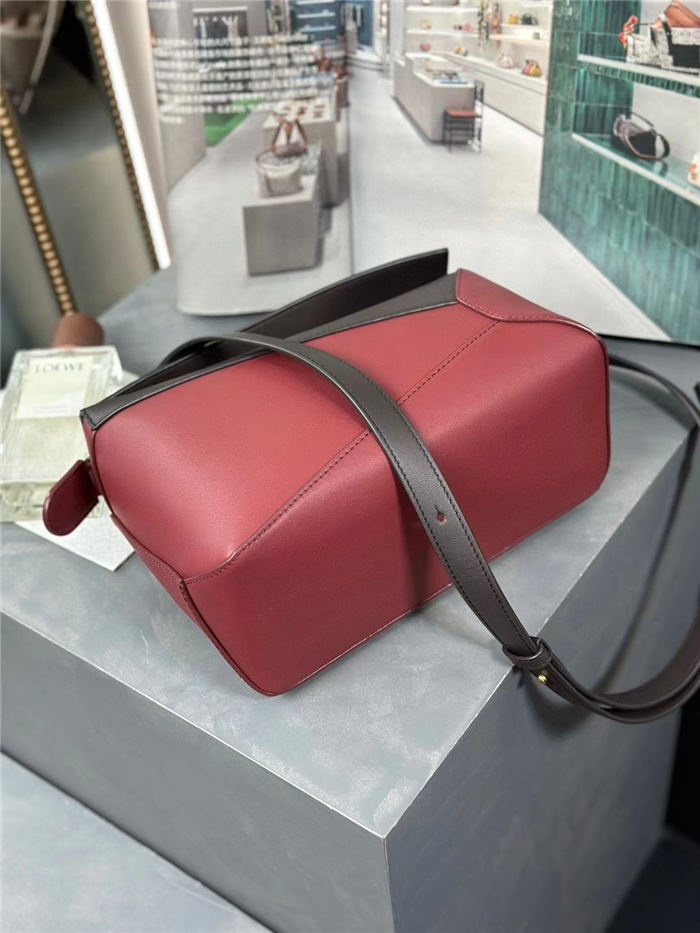 Small Puzzle bag in classic calfskin Chocolate/Burgundy High