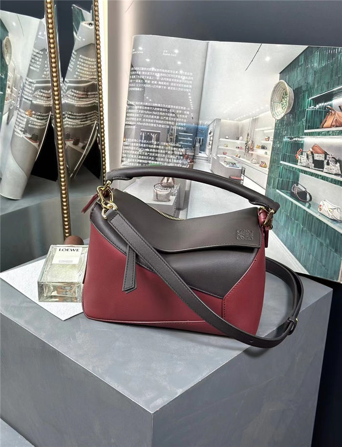 Small Puzzle bag in classic calfskin Chocolate/Burgundy High