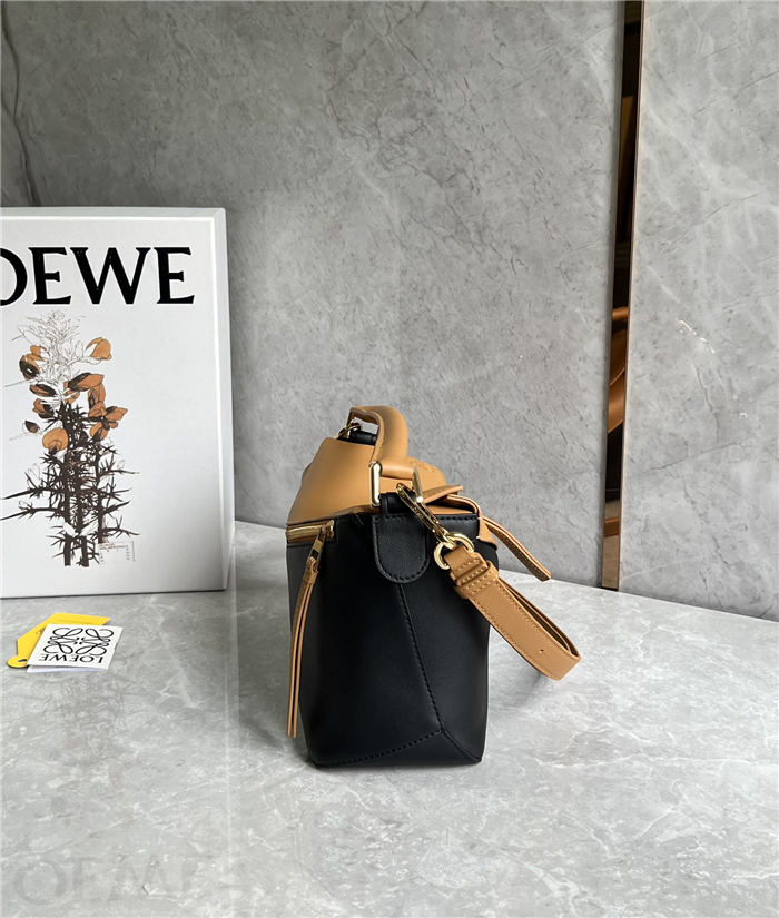 Small Puzzle bag in classic calfskin Warm Desert/Black High