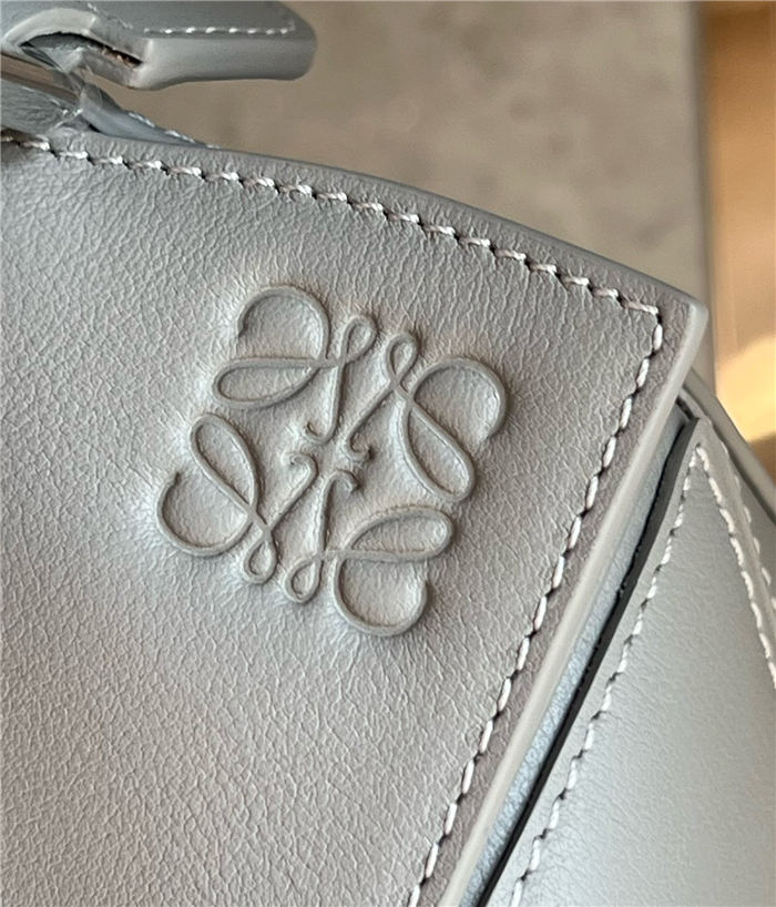 Small Puzzle bag in classic calfskin Pearl Grey High