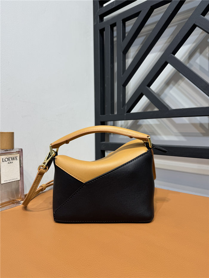 Mini Puzzle bag in classic calfskin Warm Desert/Black High