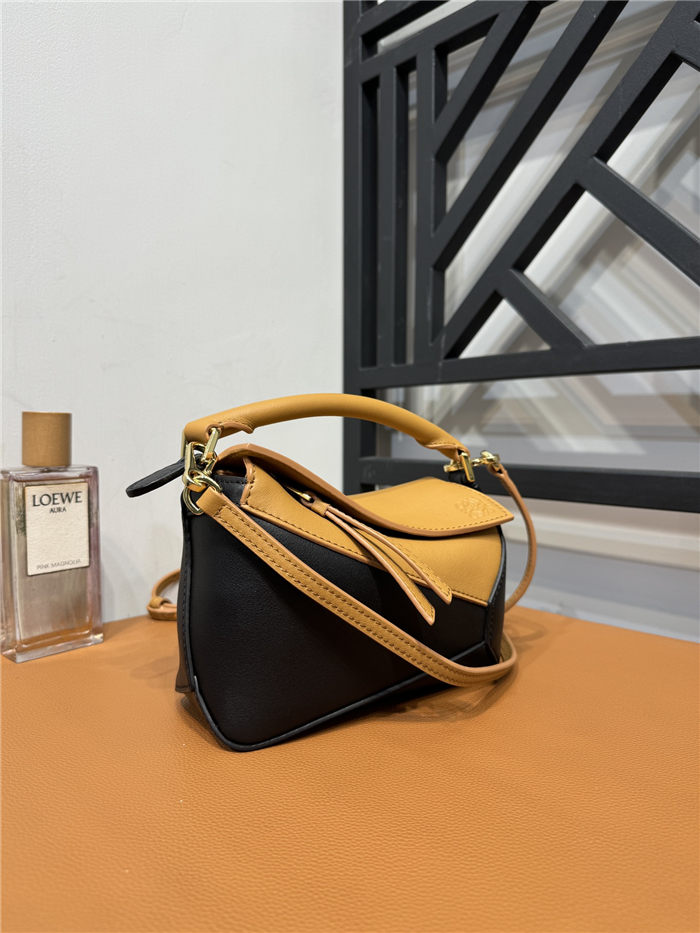 Mini Puzzle bag in classic calfskin Warm Desert/Black High