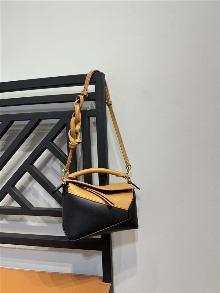 Mini Puzzle bag in classic calfskin Warm Desert/Black High