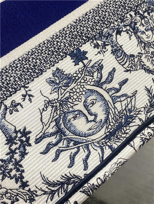 MEDIUM Dior BOOK TOTE Toile de Jouy Soleil Embroidery Blue High