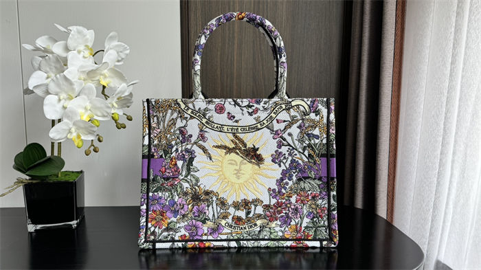 MEDIUM Dior BOOK TOTE Dior 4 Saisons Été Soleil Embroidery High