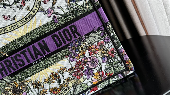 MEDIUM Dior BOOK TOTE Dior 4 Saisons Été Soleil Embroidery High