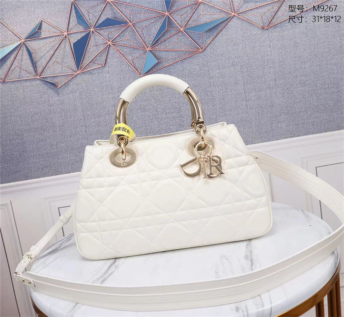 LADY 95.22 MEDIUM BAG Cannage Calfskin White High