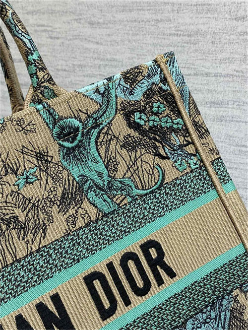 MEDIUM Dior BOOK TOTE Toile de Jouy Embroidery Sauvage Raffia High