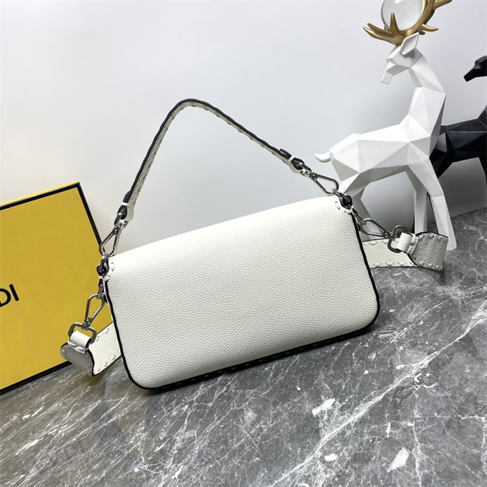 BAGUETTE Selleria bag with oversized topstitching White High