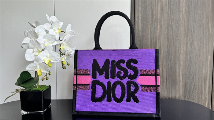 MEDIUM Dior BOOK TOTE Miss Dior Graffiti Embroidery High