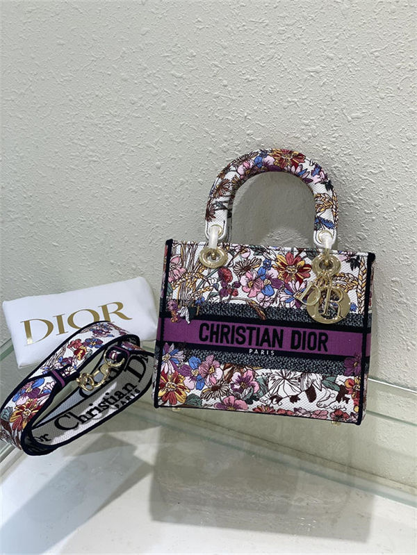 MEDIUM LADY D-LITE BAG Dior 4 Saisons Été Embroidery High