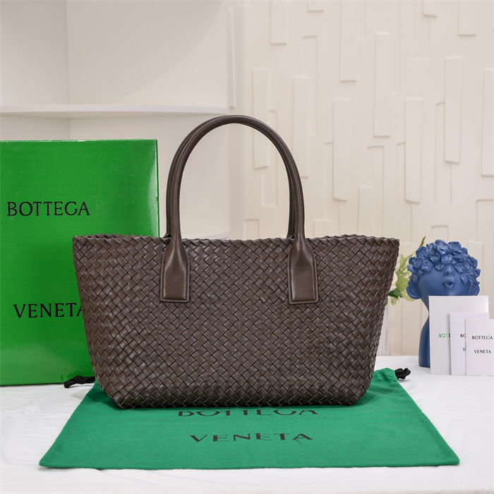 BV Cabat Medium Tote Intreccio leather High