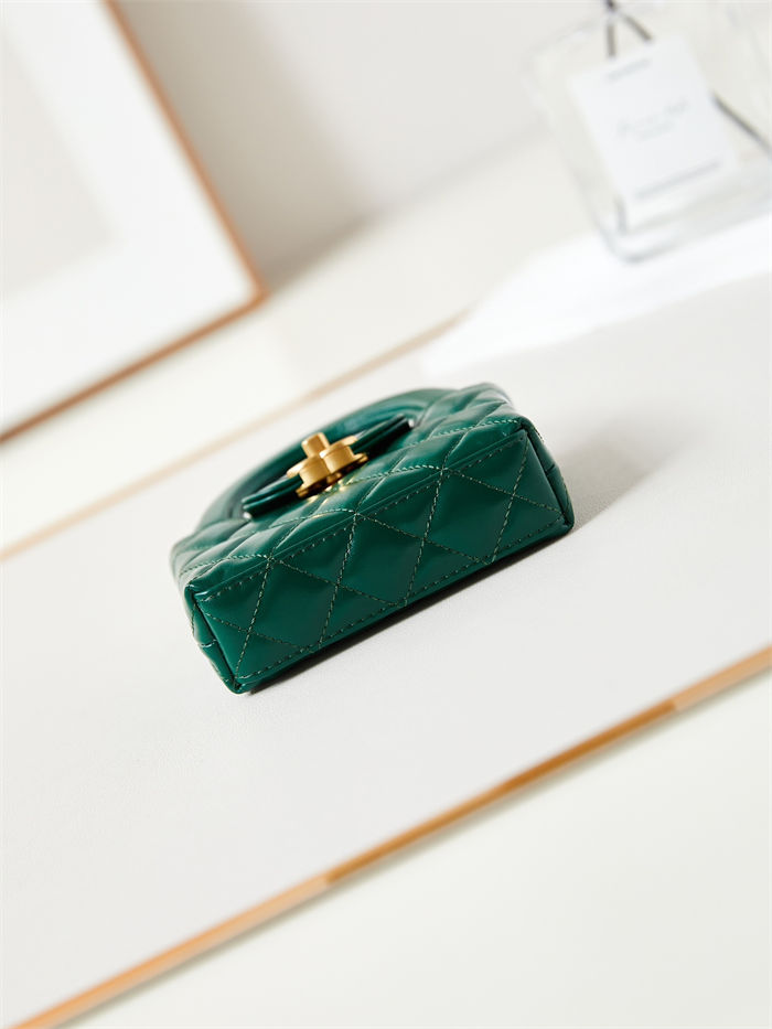 Chanel CLUTCH WITH CHAIN AP3435 Shiny Aged Calfskin & Gold-Tone Metal Green High