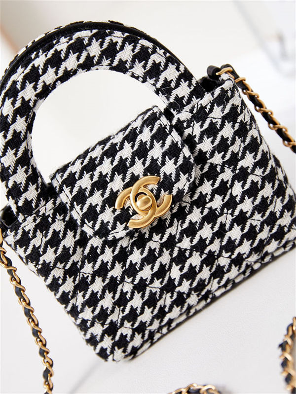 Chanel CLUTCH WITH CHAIN AP3435 Tweed & Gold-Tone Metal High