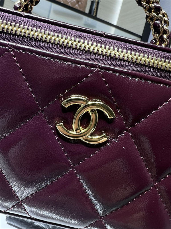 Chanel CLUTCH WITH CHAIN AP4168 Shiny Lambskin & Gold-Tone Metal Burgundy High