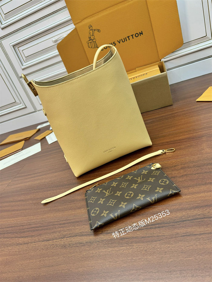 Louis Vuitton Low Key Hobo PM Smooth Calfskin M25353 Top