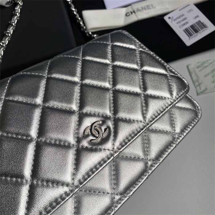 Classic Wallet on Chain AP0250 Lambskin Silver B