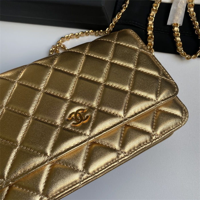 Classic Wallet on Chain AP0250 Lambskin Gold B