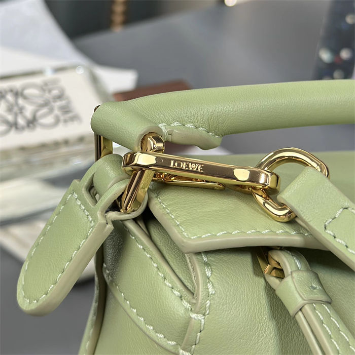 Mini Puzzle bag in classic calfskin Light Pear High