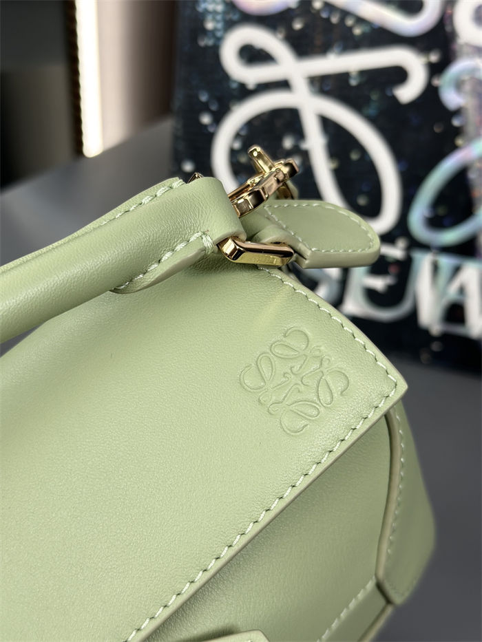 Mini Puzzle bag in classic calfskin Light Pear High