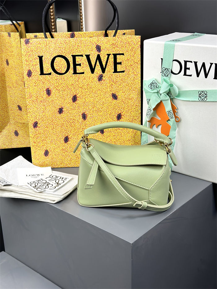 Mini Puzzle bag in classic calfskin Light Pear High