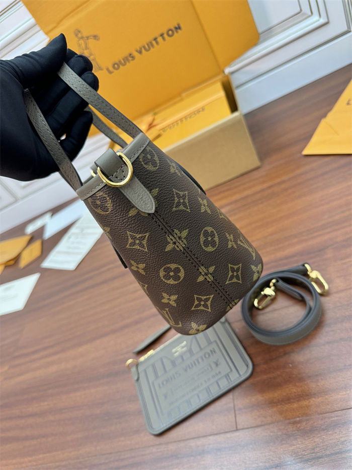 Louis Vuitton Neverfull Bandoulière Inside Out BB M12109 Top