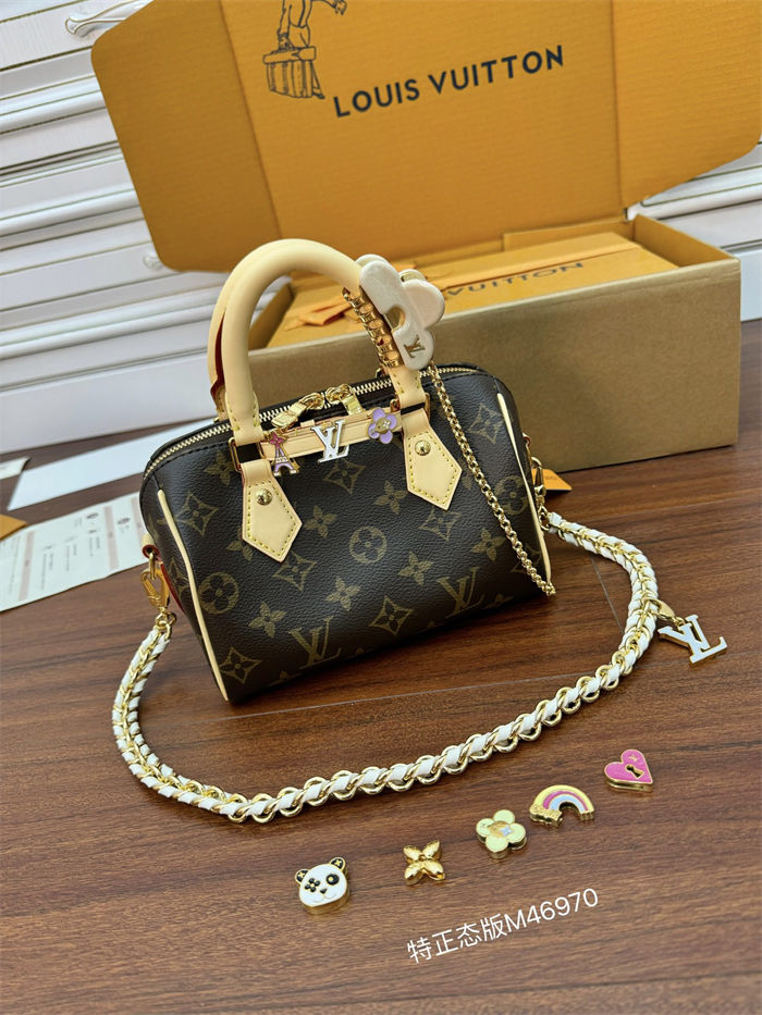 Louis Vuitton SPEEDY BANDOULIÈRE 18 Monogram Canvas M46970 Top