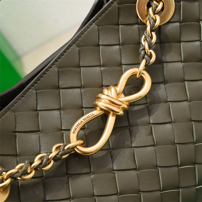 Small Andiamo Chain Top handle bag High