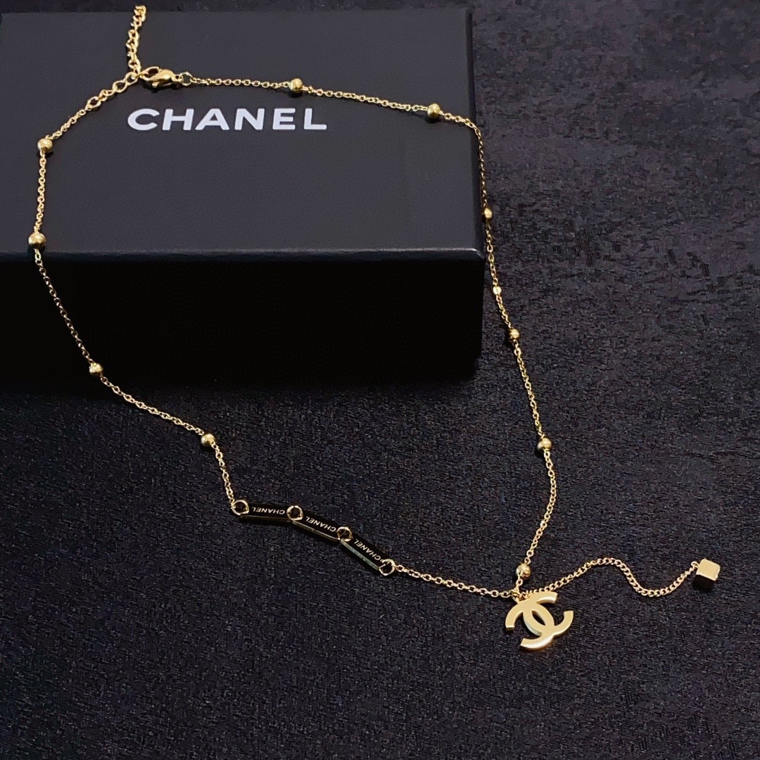 Chanel Necklace 15700