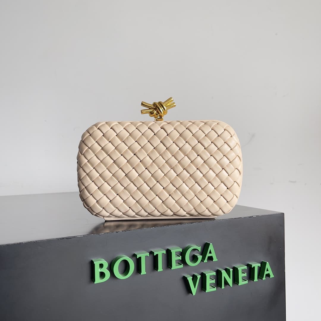 BV Knot Minaudière Clutch Lambskin High