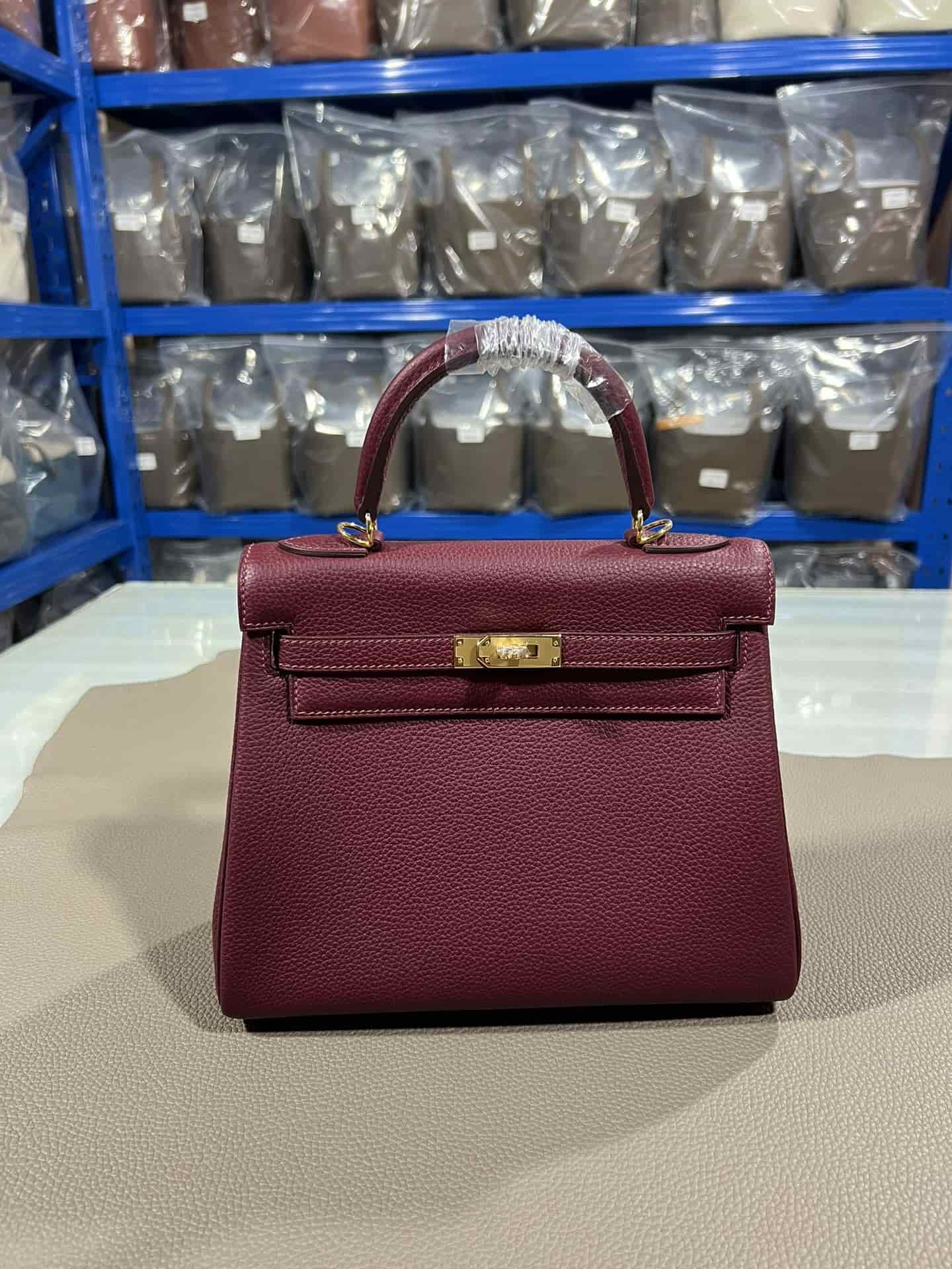 Hermes Kelly 25/28cm Retourne Bag Togo Leather In Burgundy WAX High