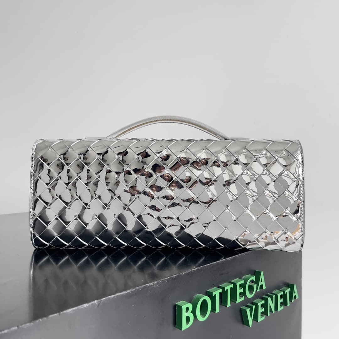 BV Andiamo Clutch With Handle Lambskin TOP