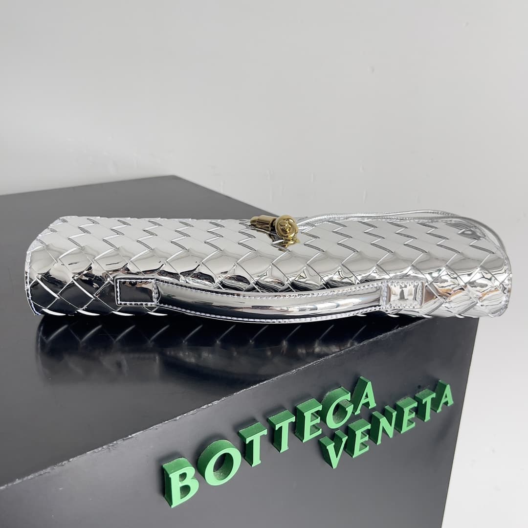 BV Andiamo Clutch With Handle Lambskin TOP