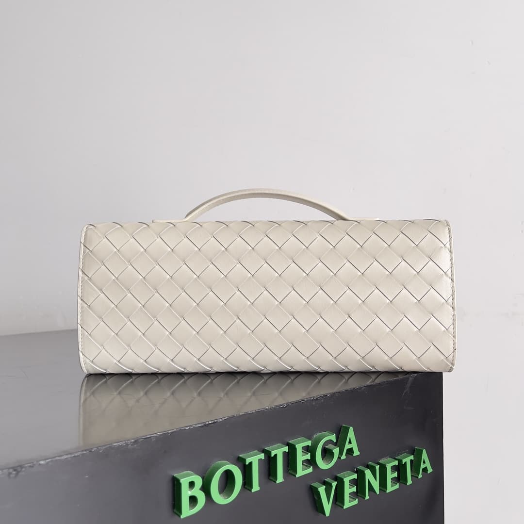 BV Andiamo Clutch With Handle Lambskin TOP