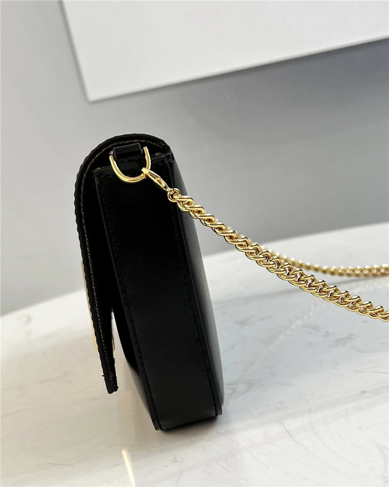 BAGUETTE Chain Leather bag Black High