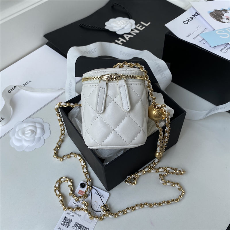 Chanel SMALL VANITY WITH CHAIN Lambskin & Gold-Tone Metal AP1447 White A