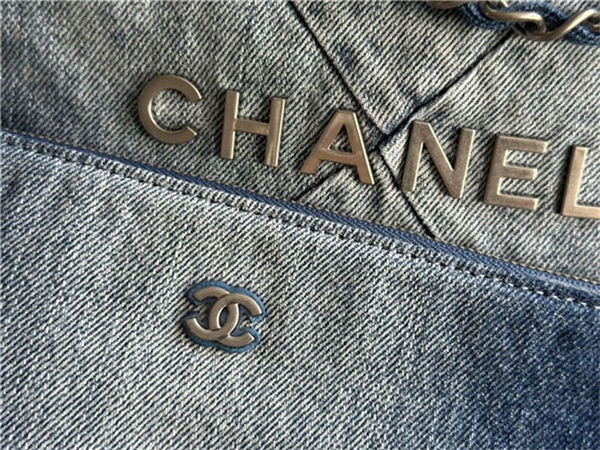 Chanel 22 MEDIUM HANDBAG Denim & Silver-Tone Metal AS3261 Gradient High