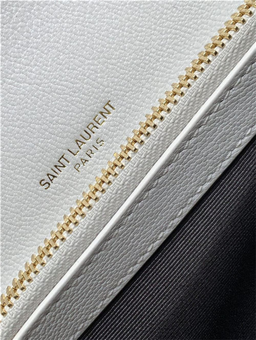 COLLEGE MEDIUM CHAIN BAG IN QUILTED LEATHER White-Gold High