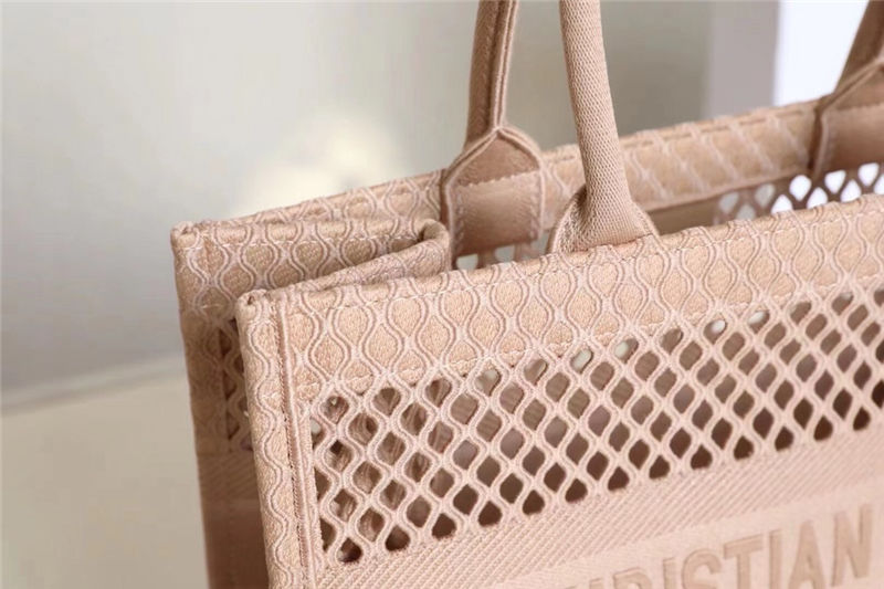 MEDIUM Dior BOOK TOTE Ebroidery High