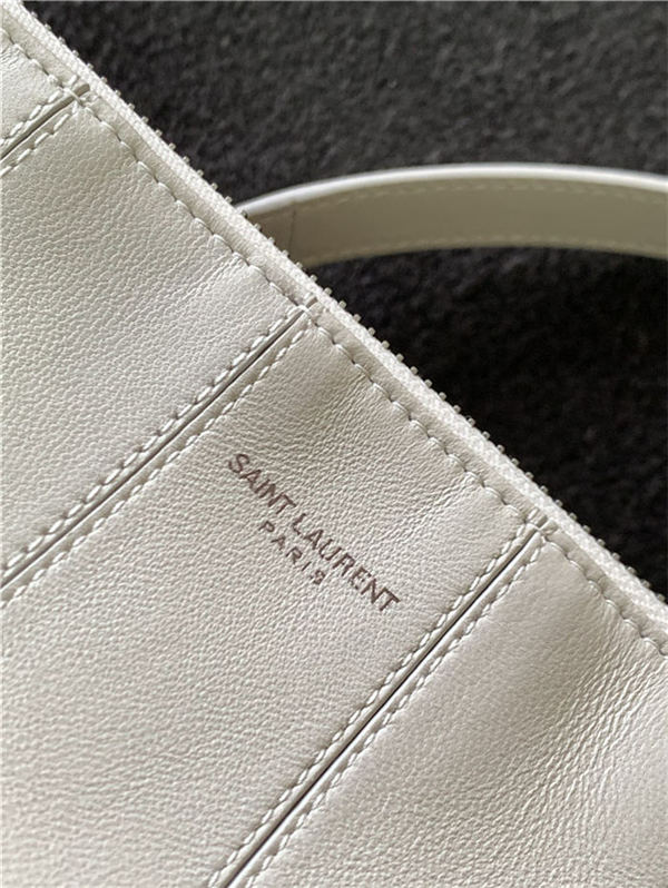 LE MONOGRAMME CROSSBODY BAG IN LAMBSKIN White High