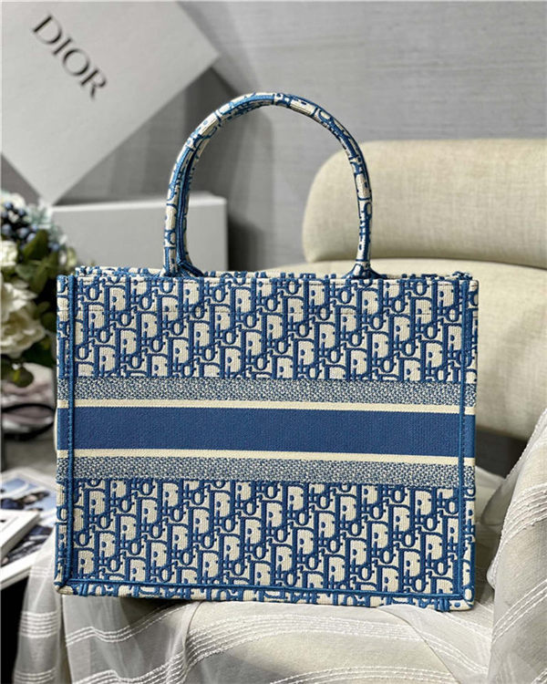 MEDIUM Dior BOOK TOTE Dior Oblique Embroidery Blue High